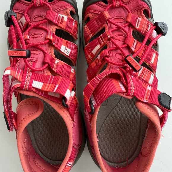 KEEN Newport H2 Sandals Women's Coral Size 5 Water Shoes Hiking Cinch Close - Picture 2 of 8
